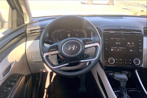 2023 Hyundai TUCSON SE