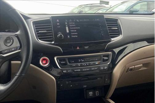 2022 Honda Pilot Touring 8-Passenger