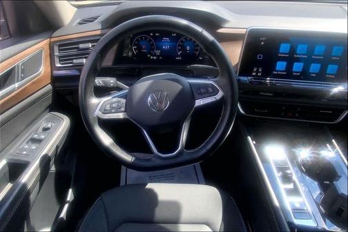 Pure Gray 2025 Volkswagen Atlas 2.0T SE w/Technology