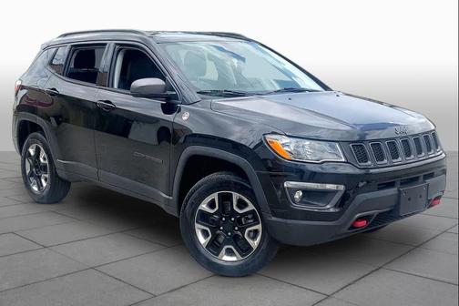 Diamond Black Crystal Pearlcoat 2018 Jeep Compass Trailhawk