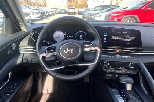 2025 Hyundai ELANTRA SEL