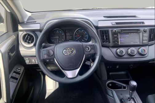 Super White 2018 Toyota RAV4 LE