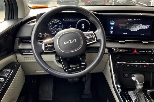 2024 Kia Carnival SX