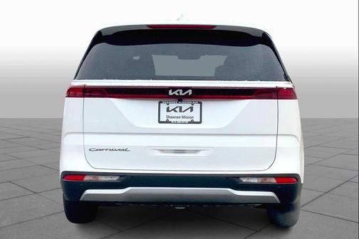 Snow White Pearl 2022 Kia Carnival LX
