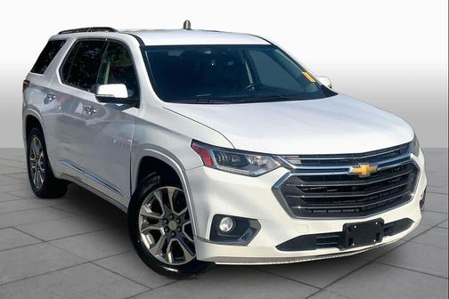 Summit White 2019 Chevrolet Traverse Premier