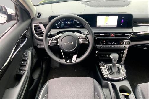 Dark Ocean Blue/White Roof 2024 Kia Seltos S
