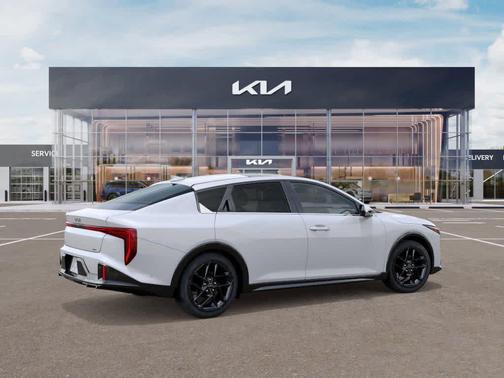 Snow White Pearl 2025 Kia K4 GT-Line Turbo