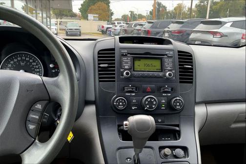 2010 Kia Sedona LX