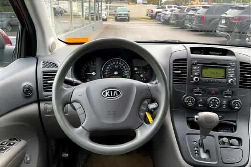 2010 Kia Sedona LX