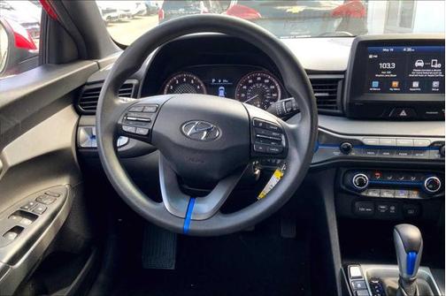 2020 Hyundai Veloster 2