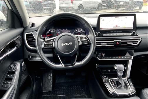 Snow White Pearl 2022 Kia Seltos SX Turbo