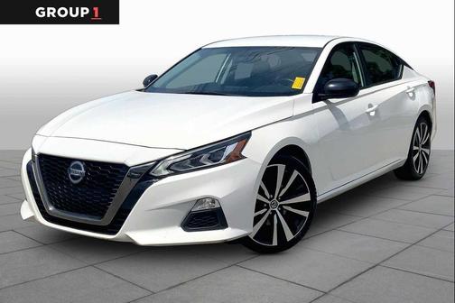 Glacier White 2019 Nissan Altima 2.5 SR