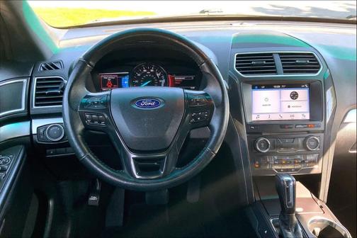 BLUE JEANS METALLIC 2017 Ford Explorer XLT