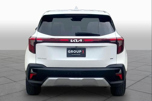 Snow White Pearl 2024 Kia Seltos LX