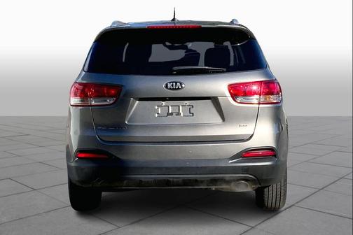 Titanium Silver 2016 Kia Sorento LX
