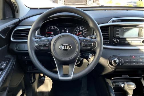 Titanium Silver 2016 Kia Sorento LX