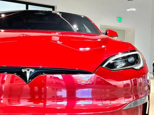 2024 Tesla Model S Plaid