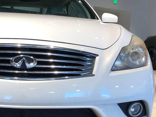 2011 INFINITI G37 Base