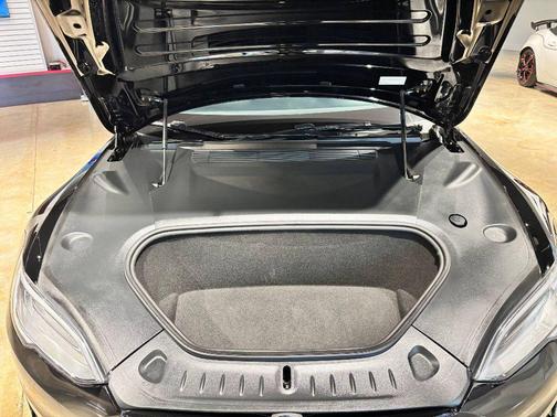 2022 Tesla Model S Plaid