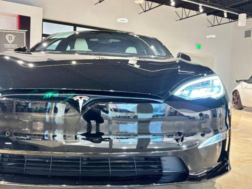2022 Tesla Model S Plaid