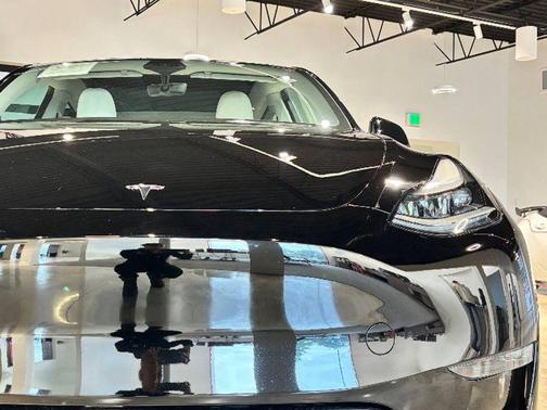 2023 Tesla Model Y Performance Dual Motor All-Wheel Drive