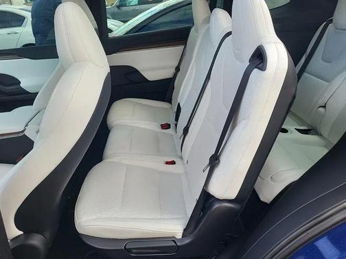 2023 Tesla Model X Standard Range