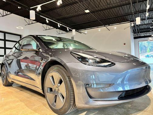 2022 Tesla Model 3 Standard Range