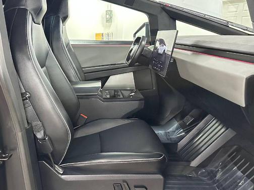 2024 Tesla Cybertruck Cyberbeast