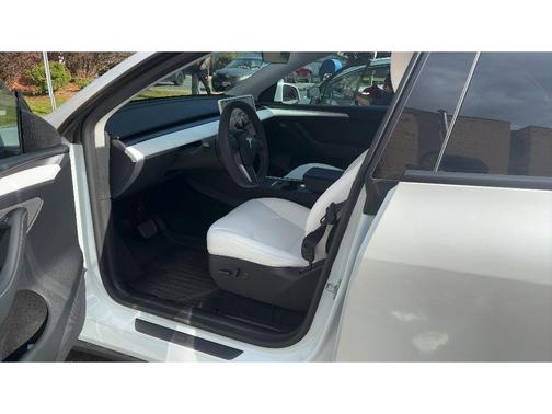 2024 Tesla Model Y Long Range Dual Motor All-Wheel Drive