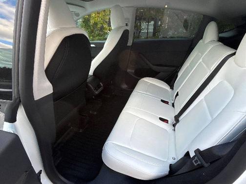 2024 Tesla Model Y Long Range Dual Motor All-Wheel Drive