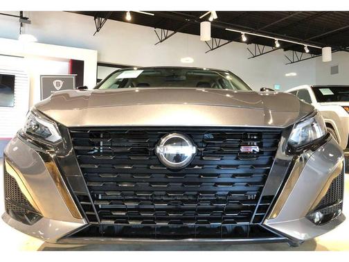2023 Nissan Altima SR FWD