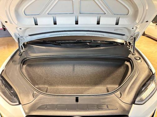 2024 Tesla Model X Long Range