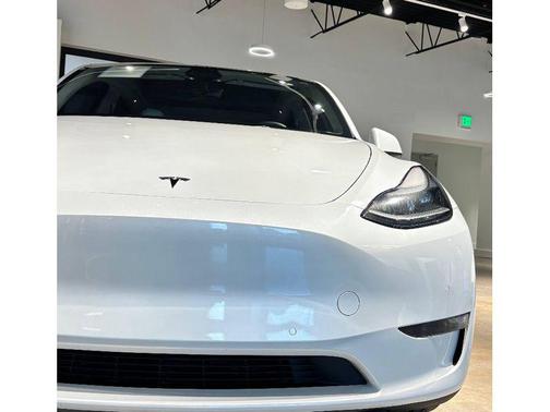 2022 Tesla Model Y Performance Dual Motor All-Wheel Drive