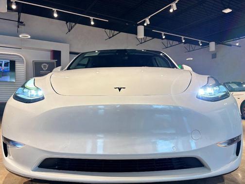 2022 Tesla Model Y Performance Dual Motor All-Wheel Drive