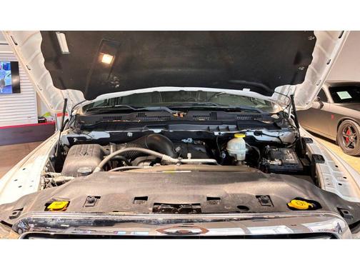 2017 RAM 1500 Limited Crew Cab 4x4 5'7' Box