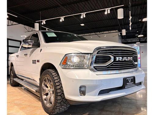 2017 RAM 1500 Limited Crew Cab 4x4 5'7' Box