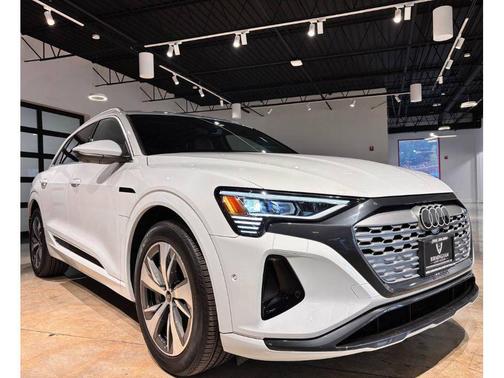 2024 Audi Q8 e-tron Premium Plus