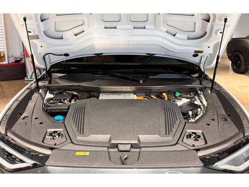 2024 Audi Q8 e-tron Premium Plus