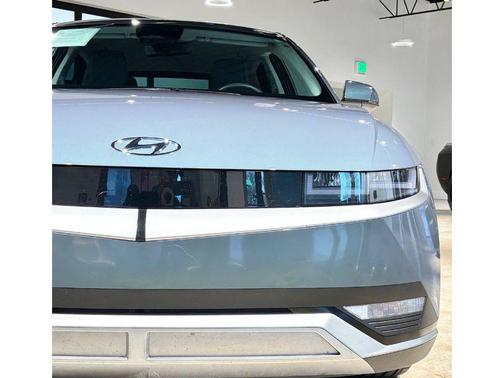 2024 Hyundai IONIQ 5 SE Standard Range