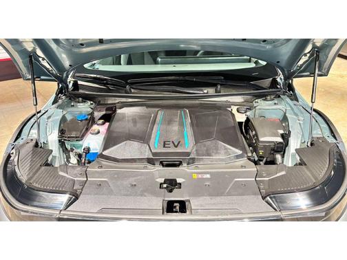 2024 Hyundai IONIQ 5 SE Standard Range