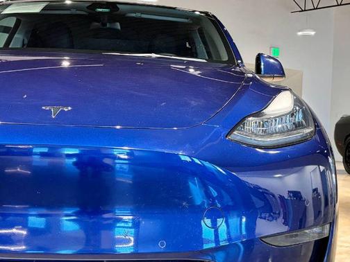 2022 Tesla Model Y Long Range Dual Motor All-Wheel Drive