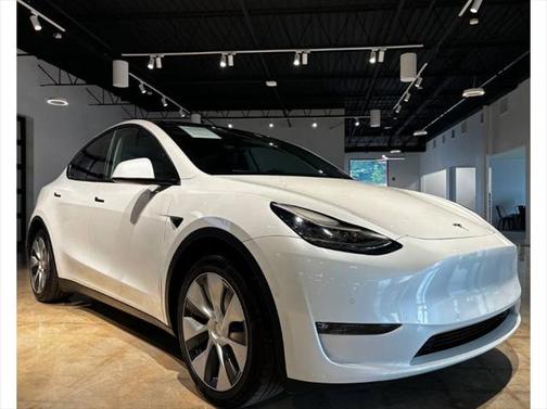 2021 Tesla Model Y Standard Range Rear-Wheel Drive