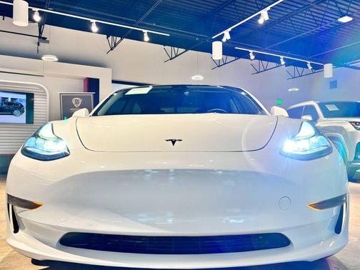 2022 Tesla Model 3 Standard Range
