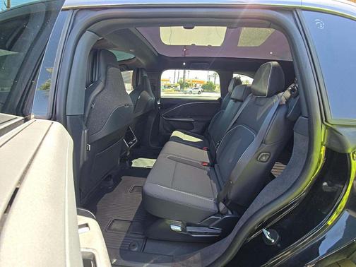 Abyss Black 2026 Lucid Gravity Grand Touring