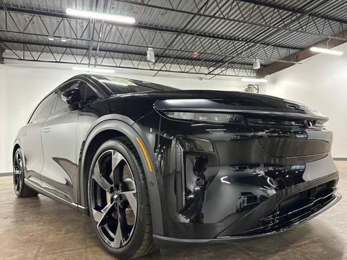 Abyss Black 2026 Lucid Gravity Grand Touring