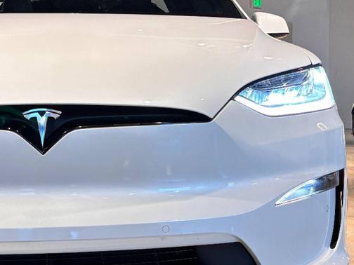 2023 Tesla Model X Plaid Tri Motor All-Wheel Drive