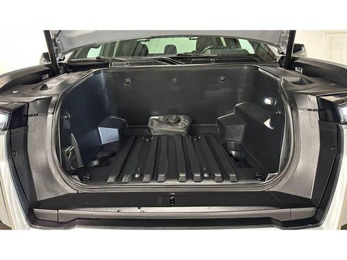 2024 GMC Sierra EV Denali Edition 1