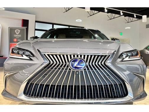 2020 Lexus ES 300h Ultra Luxury