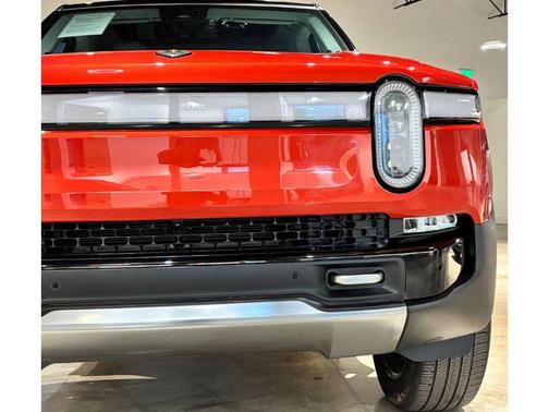 2023 Rivian R1S Adventure