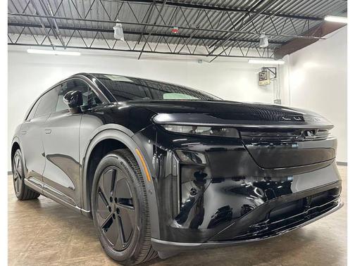 Black 2026 Lucid Gravity Grand Touring